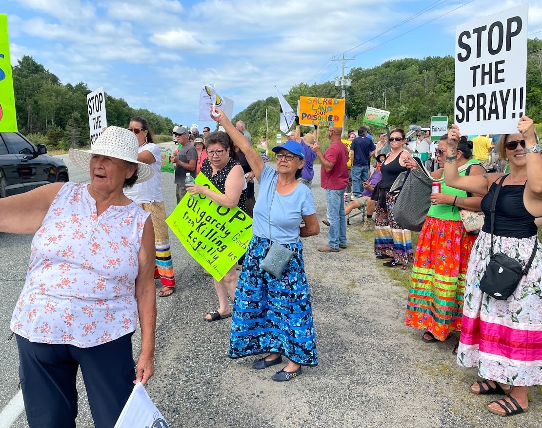 default-147 Members of Serpent River protest on Highway 17.
